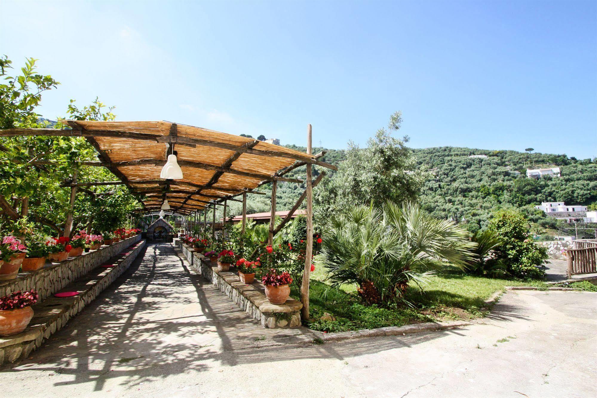 San Francesco Relais Bed & Breakfast Маса Лубрензе Екстериор снимка